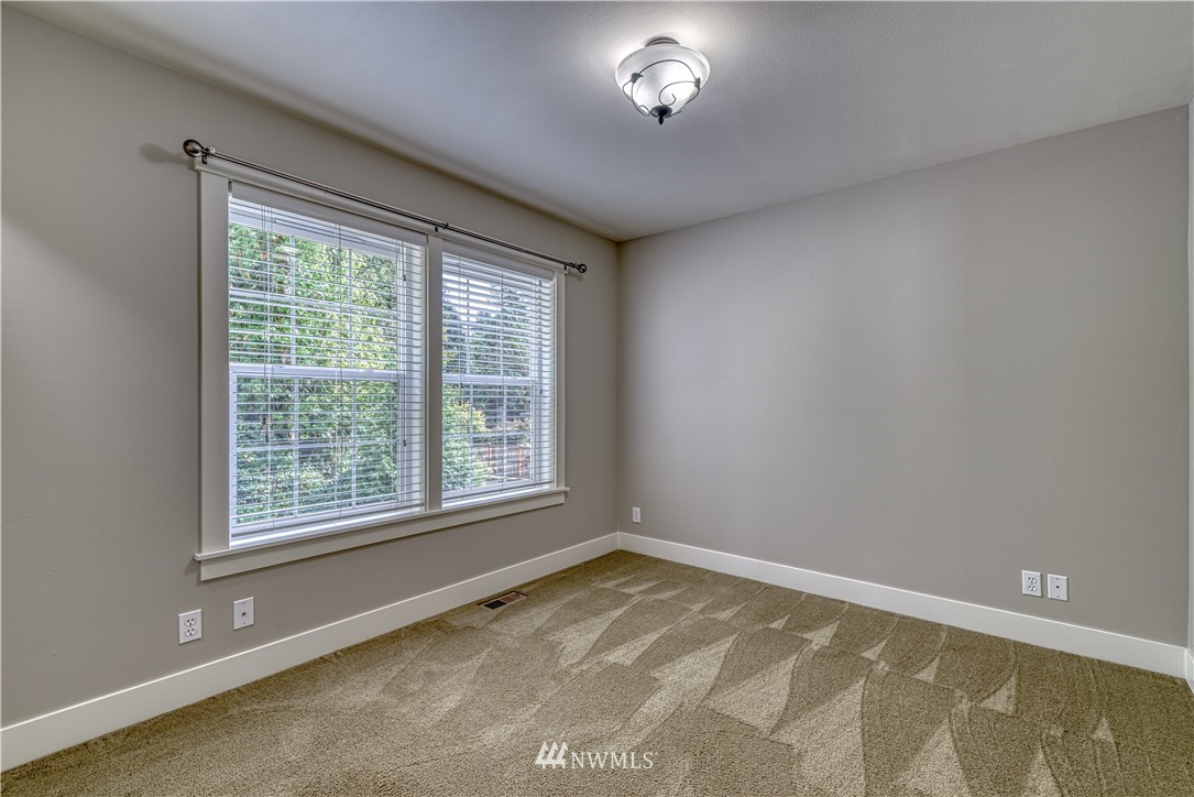 4504 Dyes Inlet Road Northwest Bremerton, WA 98312 - Photo 32 of 40 Gallery Image 32