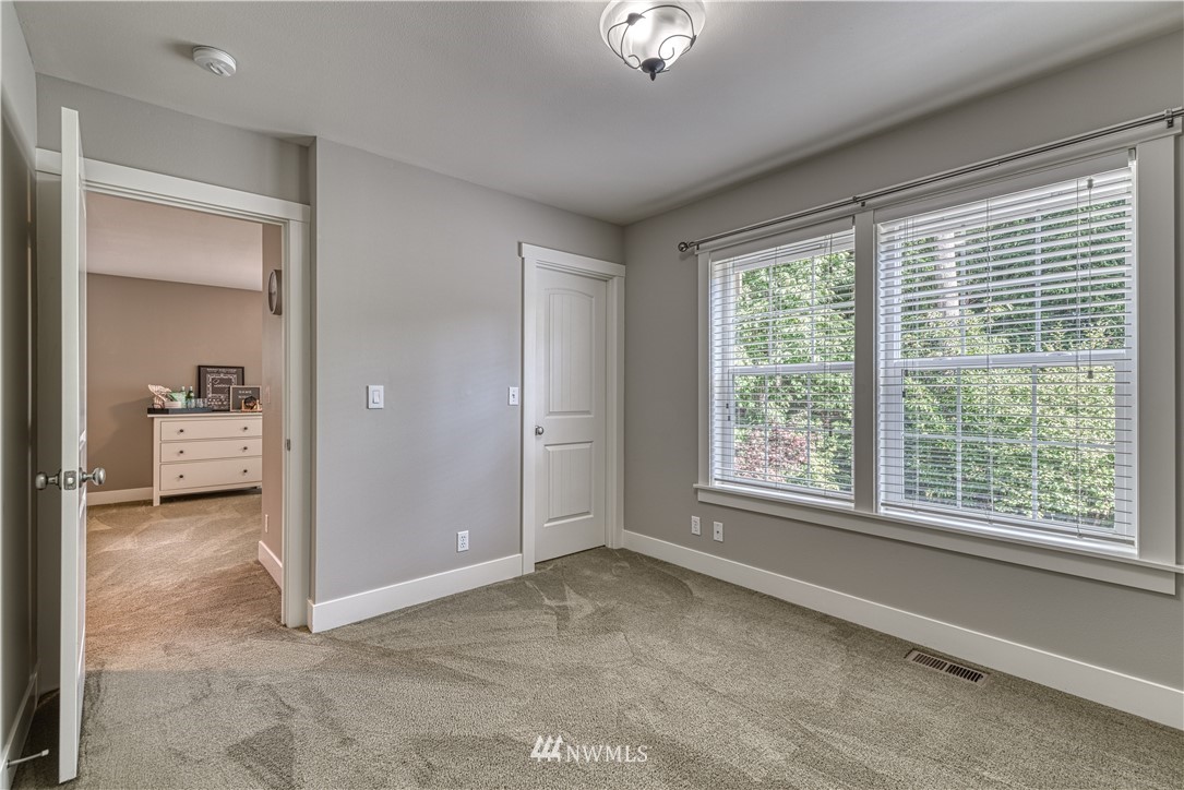 4504 Dyes Inlet Road Northwest Bremerton, WA 98312 - Photo 33 of 40 Gallery Image 33