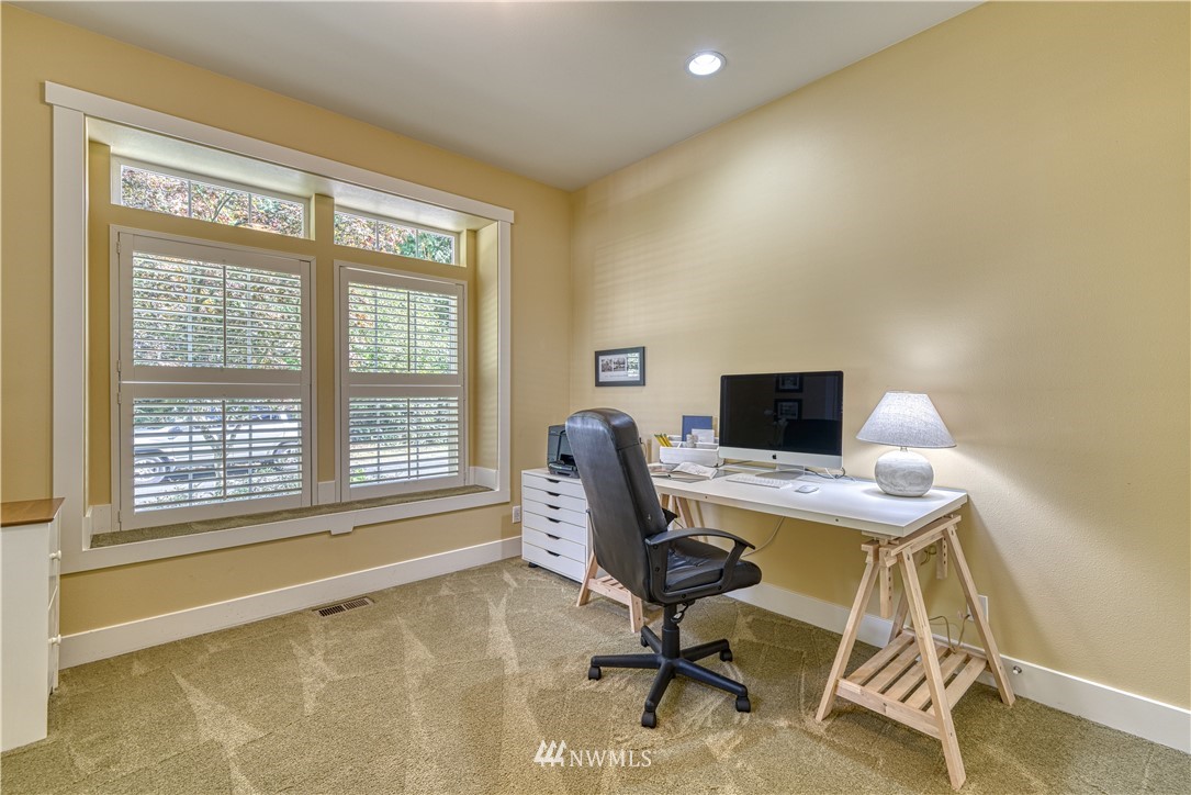 4504 Dyes Inlet Road Northwest Bremerton, WA 98312 - Photo 5 of 40 Gallery Image 5