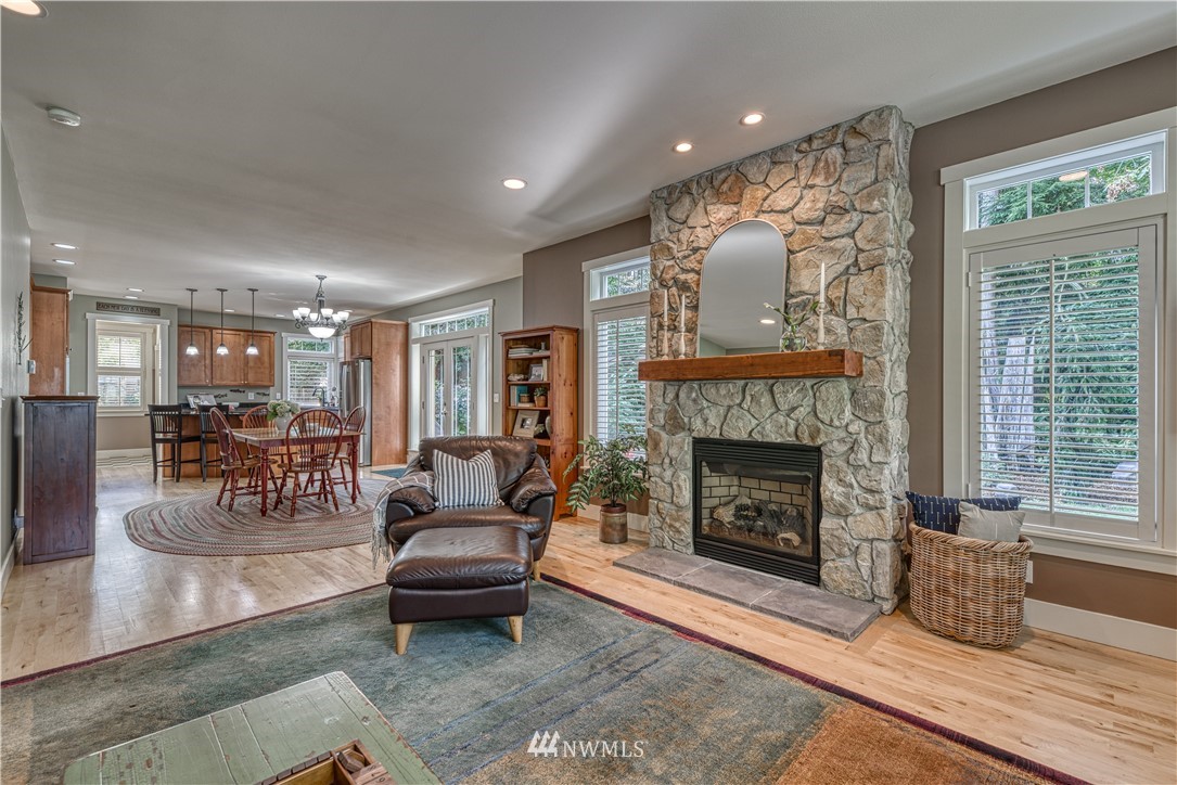 4504 Dyes Inlet Road Northwest Bremerton, WA 98312 - Photo 8 of 40 Gallery Image 8