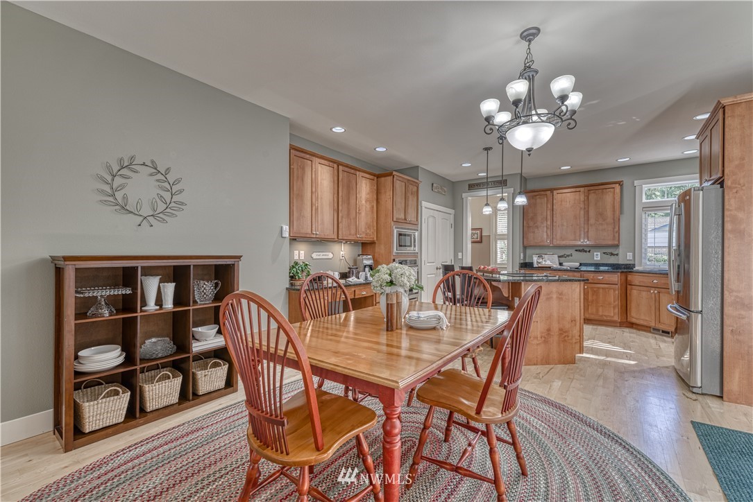 4504 Dyes Inlet Road Northwest Bremerton, WA 98312 - Photo 10 of 40 Gallery Image 10