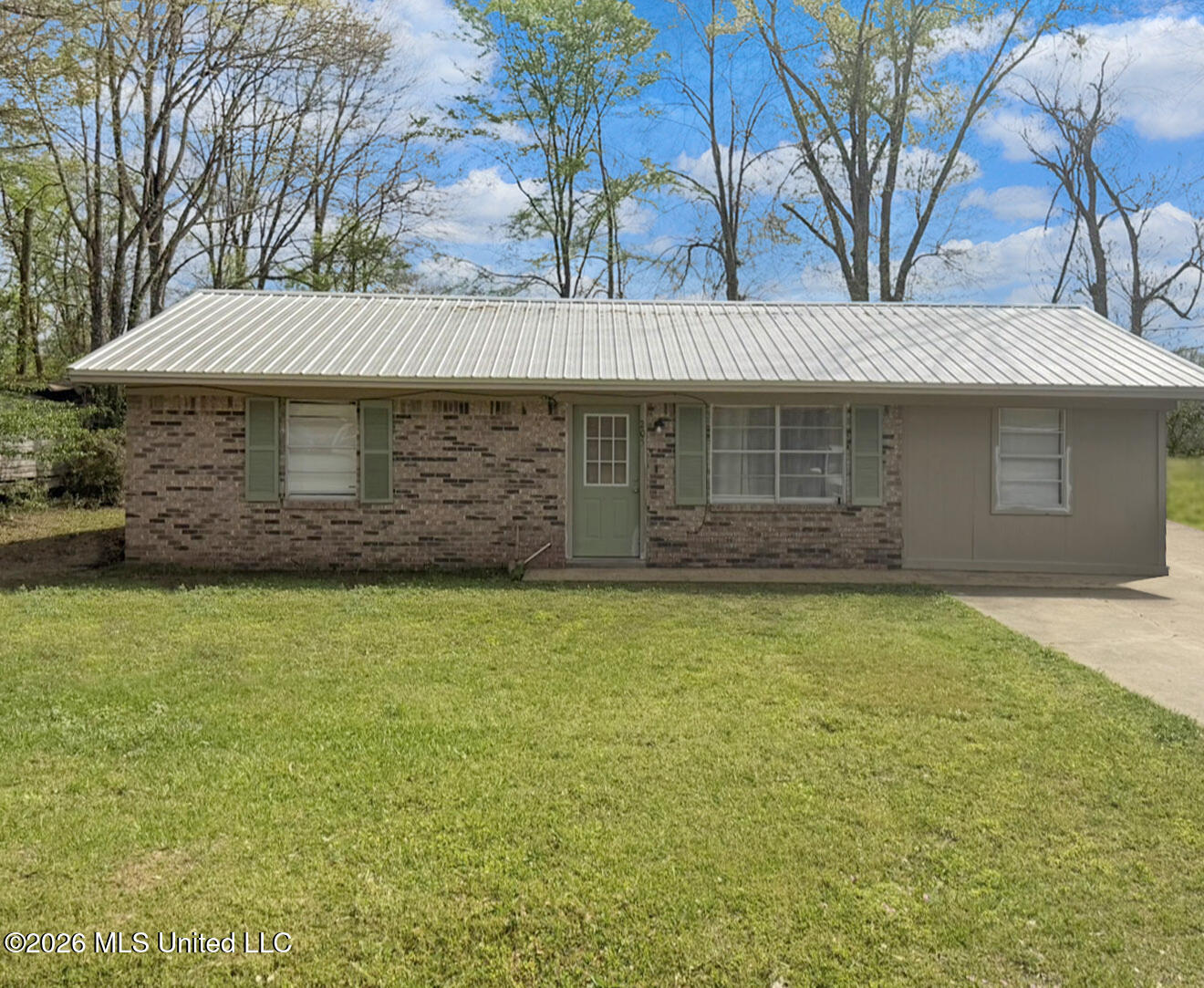 205 Summers Street Walnut Grove, MS 39189 - Photo 6 of 15 IMG_1515