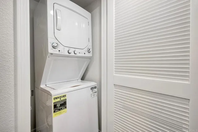 a close up view of a washer and dryer