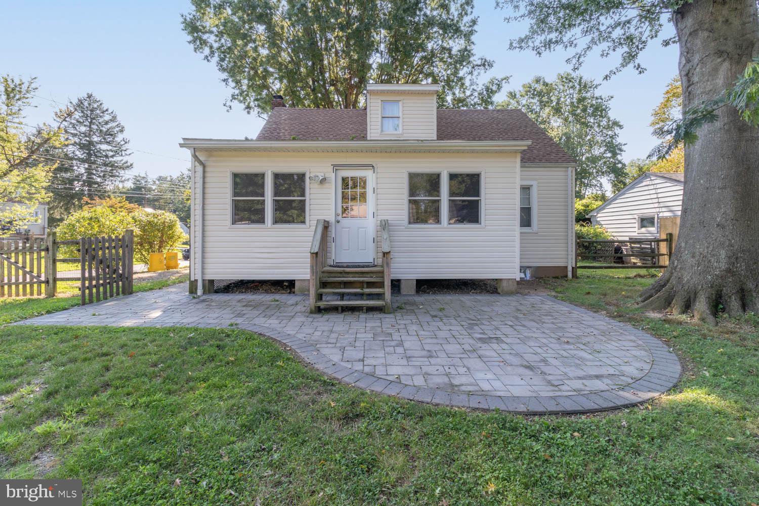 45 Rutledge Avenue Trenton, NJ 08618 - Photo 24 of 34 Rear patio