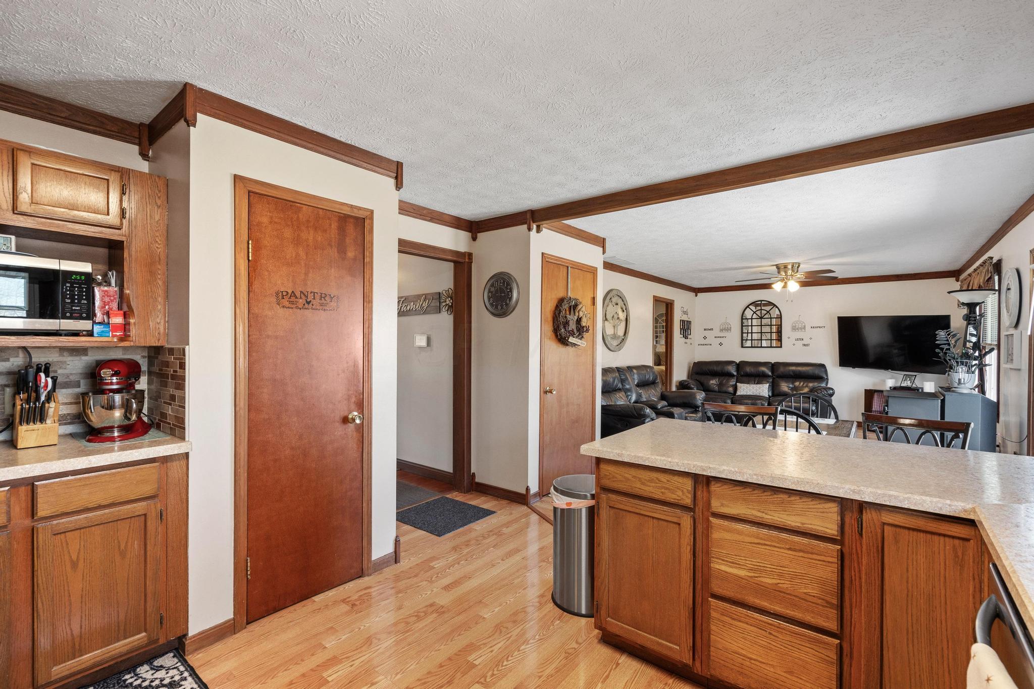 75 South State Rte 72 Sabina, OH 45169 - Photo 8 of 48 kitchen counter to famly room