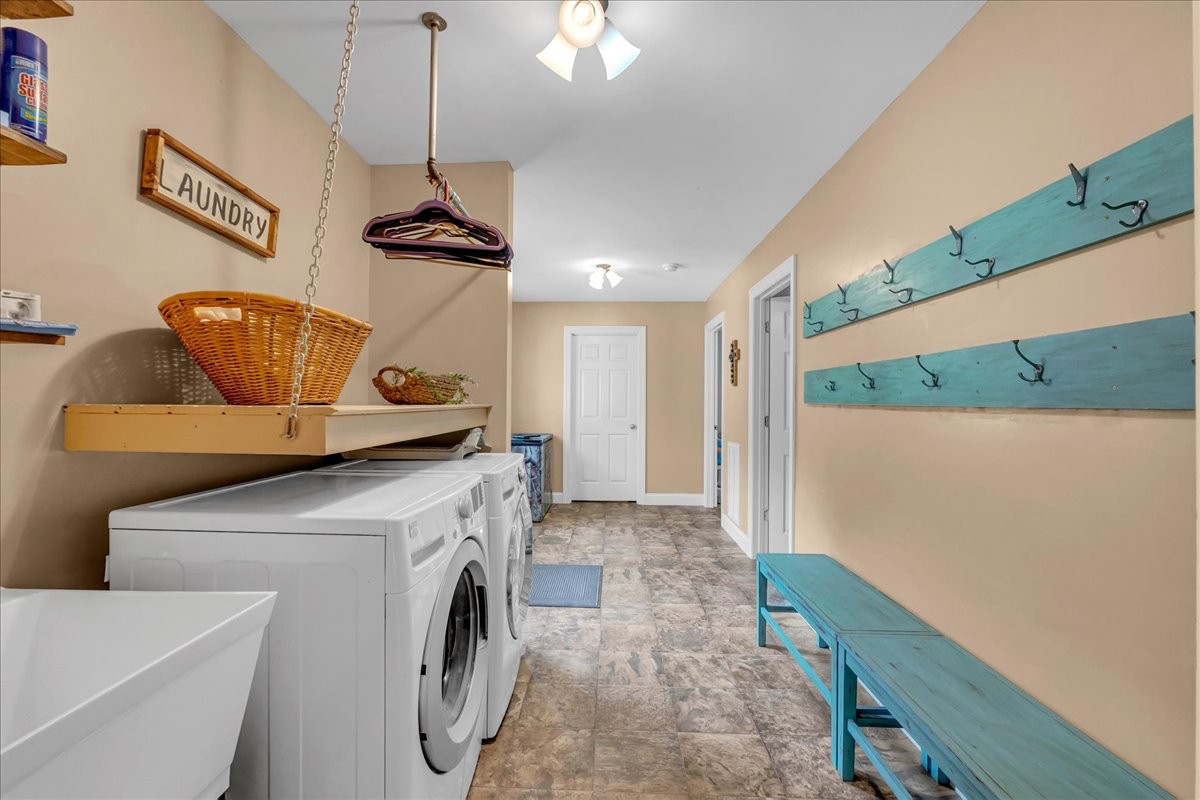 413 Walden Ridge Road Manchester, TN 37355 - Photo 44 of 71 a utility room with dryer and washer