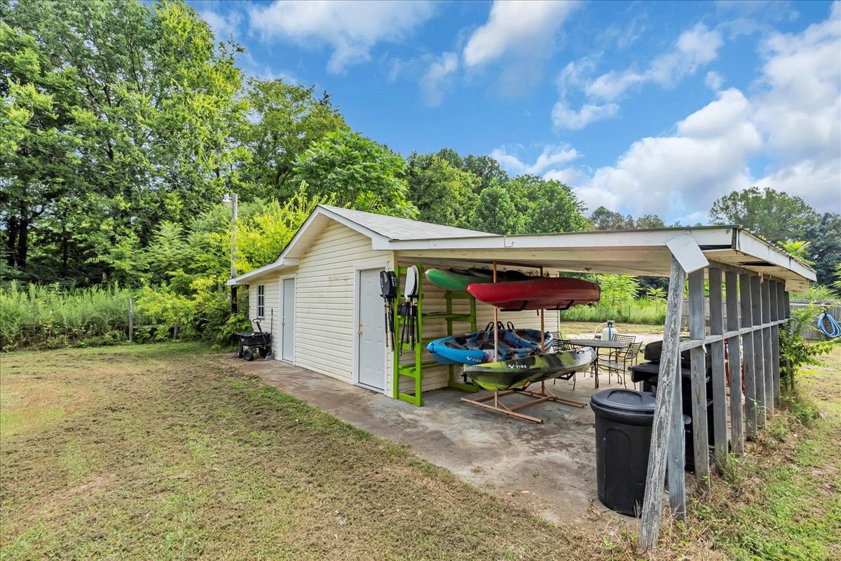413 Walden Ridge Road Manchester, TN 37355 - Photo 59 of 71 a view of an outdoor space with a patio