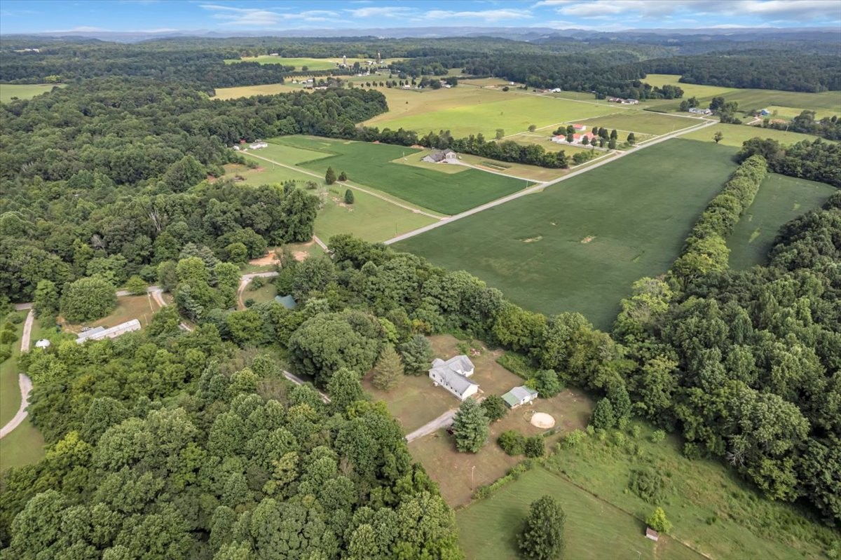 413 Walden Ridge Road Manchester, TN 37355 - Photo 66 of 71 an aerial view of a houses with a yard