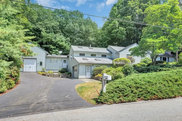 $950,000 | 24 Dunelm Road, Bedford, MA 01730