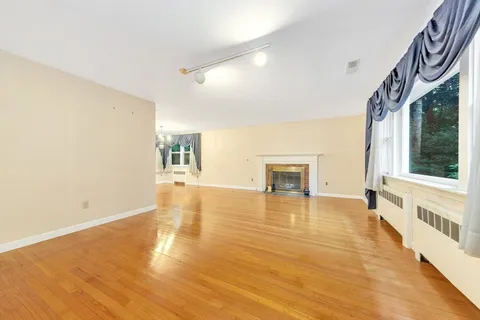 $950,000 | 24 Dunelm Road, Bedford, MA 01730