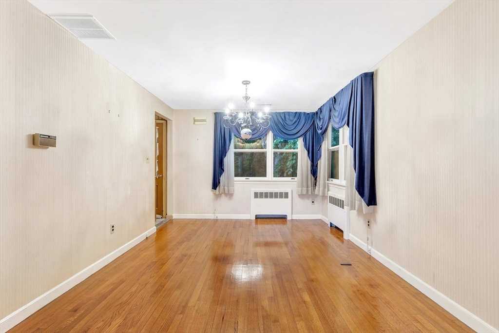 24 Dunelm Road Bedford, MA 01730 - Photo 14 of 31