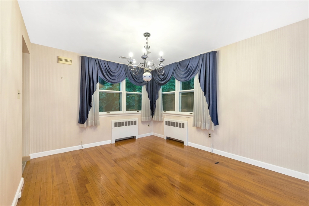 24 Dunelm Road Bedford, MA 01730 - Photo 15 of 31