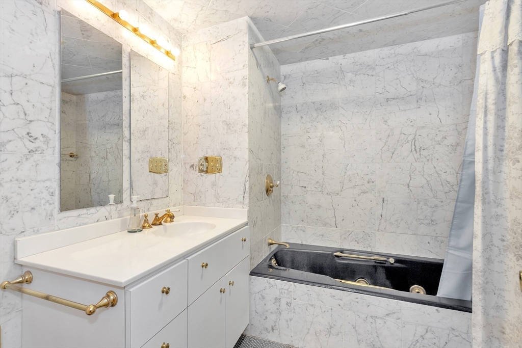 24 Dunelm Road Bedford, MA 01730 - Photo 22 of 31