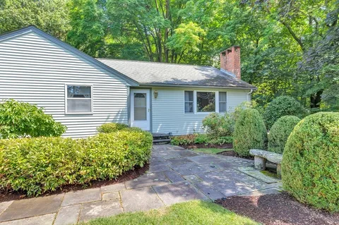 $950,000 | 24 Dunelm Road, Bedford, MA 01730