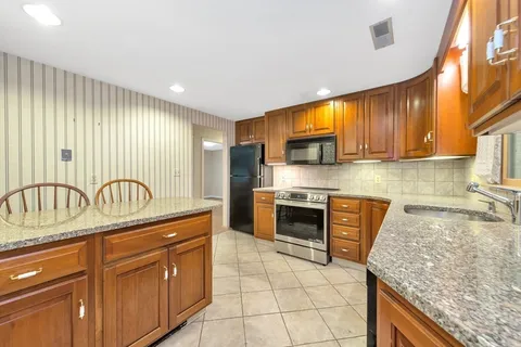 $950,000 | 24 Dunelm Road, Bedford, MA 01730