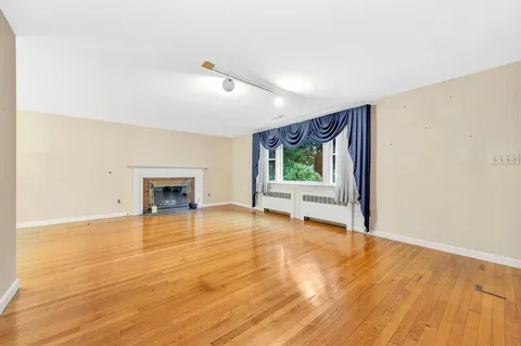 $950,000 | 24 Dunelm Road, Bedford, MA 01730