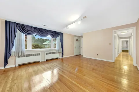 $950,000 | 24 Dunelm Road, Bedford, MA 01730