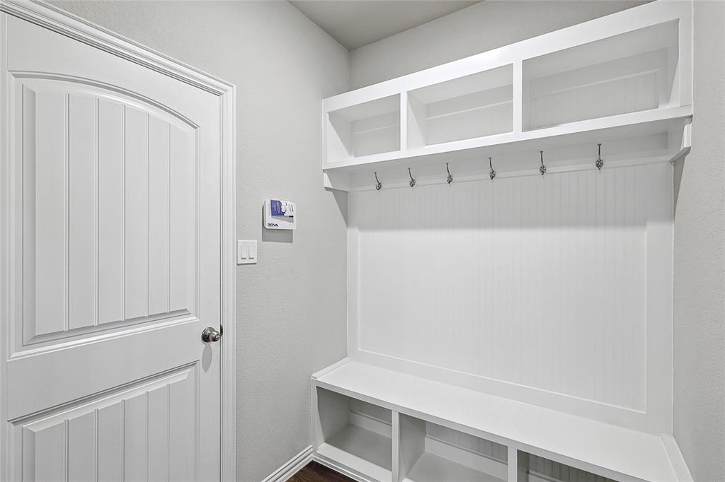 808 Feather Edge Drive Springtown, TX 76082 - Photo 34 of 40 a view of an empty walk in closet