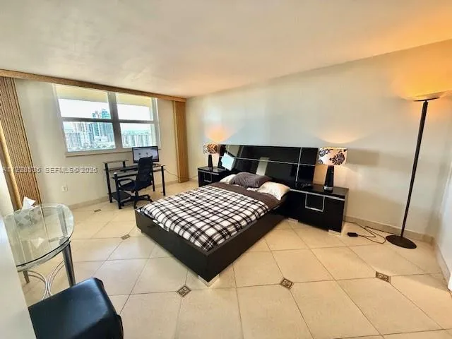 $2,600 | 1833 South Ocean Drive, Unit 1807, Hallandale Beach, FL 33009