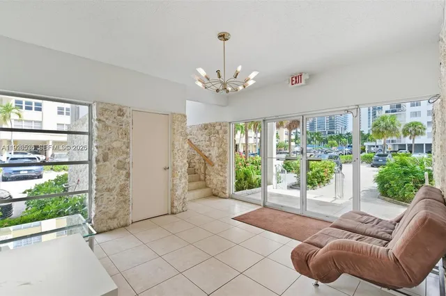 $2,600 | 1833 South Ocean Drive, Unit 1807, Hallandale Beach, FL 33009