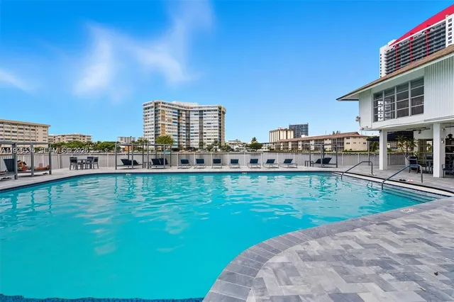 $2,600 | 1833 South Ocean Drive, Unit 1807, Hallandale Beach, FL 33009