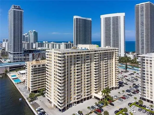 $2,600 | 1833 South Ocean Drive, Unit 1807, Hallandale Beach, FL 33009