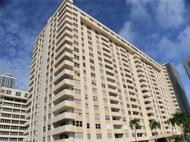 $2,600 | 1833 South Ocean Drive, Unit 1807, Hallandale Beach, FL 33009