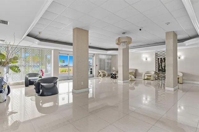 $2,600 | 1833 South Ocean Drive, Unit 1807, Hallandale Beach, FL 33009