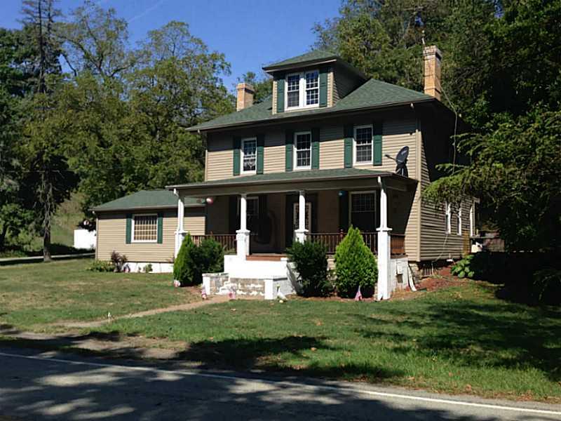 695 Lowber Road Irwin, PA 15642 - Photo 1 of 4 Exterior Front.