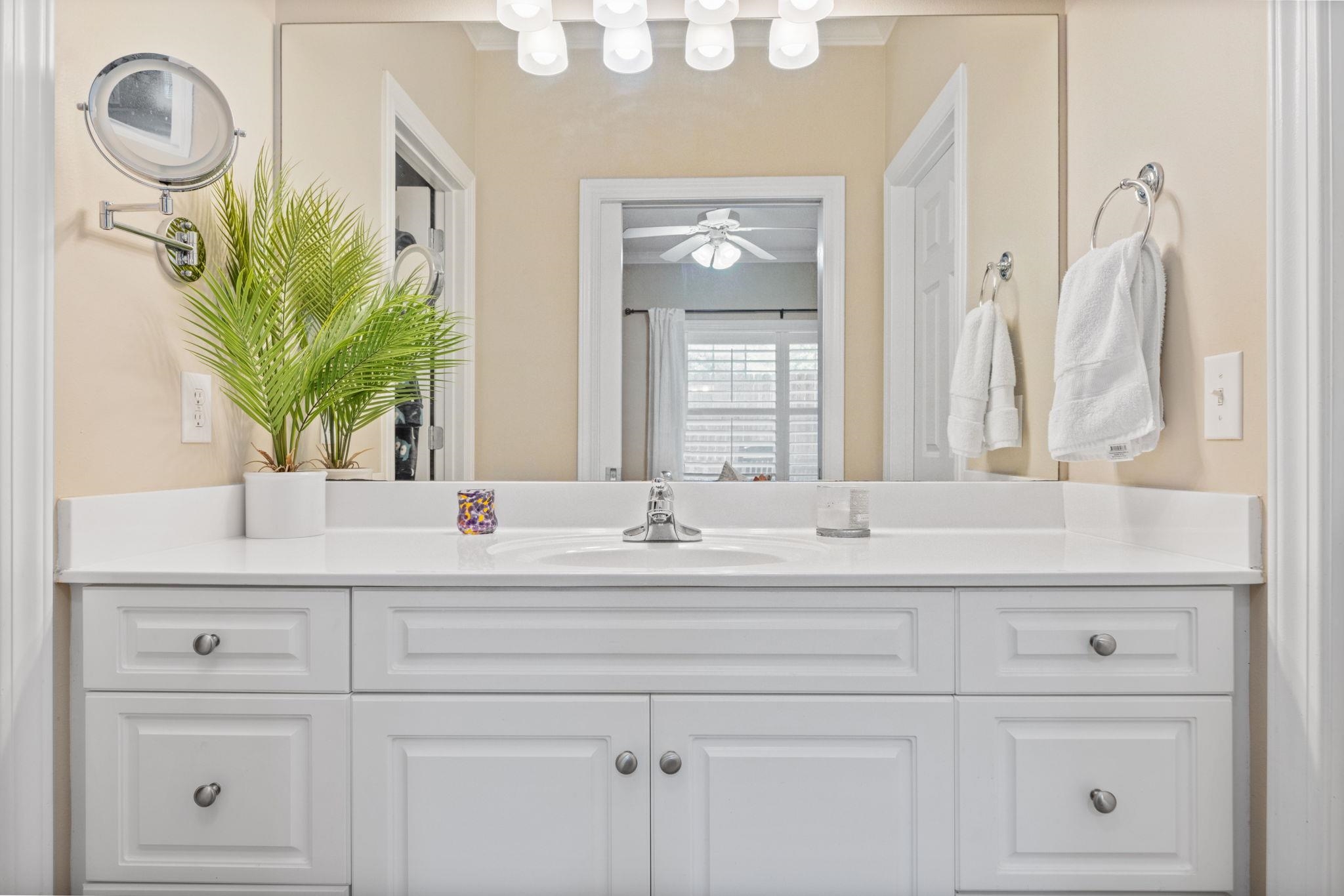 430 West Fort Morgan Road, Unit 1003 Gulf Shores, AL 36542 - Photo 21 of 31 Bathroom