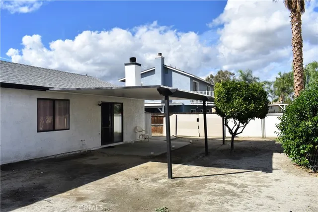 a view of outdoor space yard and porch