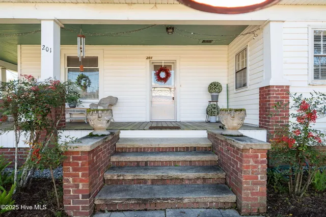 $210,000 | 201 6th Street, Creswell, NC 27928