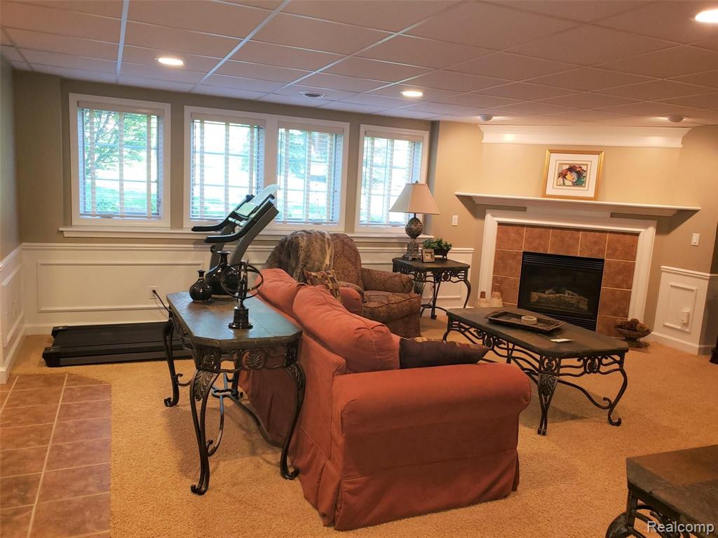2060 Stirling Court Rochester, MI 48306 - Photo 13 of 17 Gallery Image 13