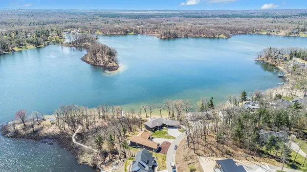 $759,900 | 8006 South Potawatomi Court, Newaygo, MI 49337