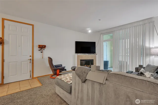 $320,000 | 18527 101st Ave Court East, Unit 213, Puyallup, WA 98375