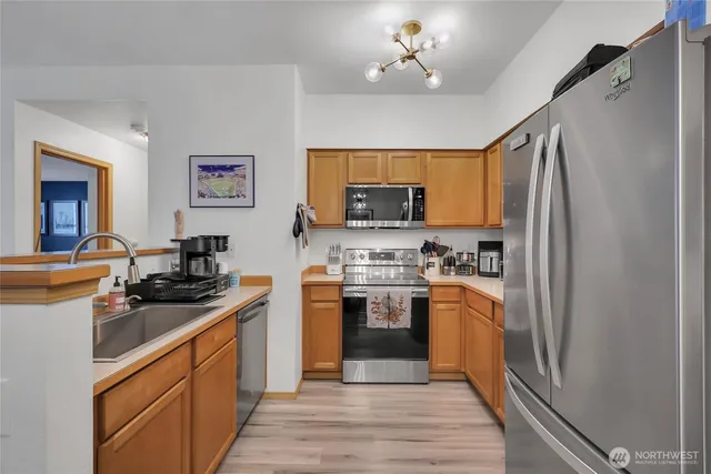 $320,000 | 18527 101st Ave Court East, Unit 213, Puyallup, WA 98375