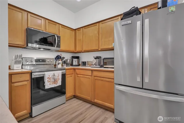 $320,000 | 18527 101st Ave Court East, Unit 213, Puyallup, WA 98375