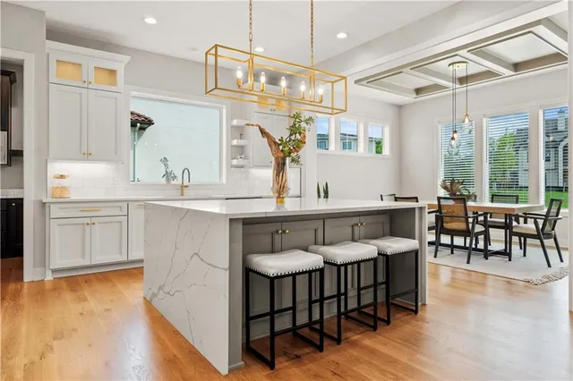 $1,925,000 | 11705 West 170th Street, Overland Park, KS 66221