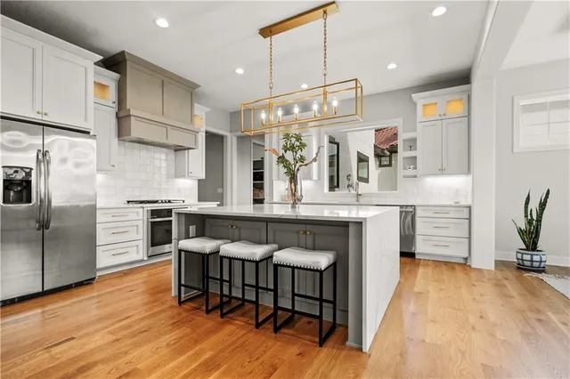 $1,925,000 | 11705 West 170th Street, Overland Park, KS 66221