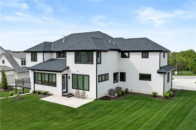 $1,925,000 | 11705 West 170th Street, Overland Park, KS 66221