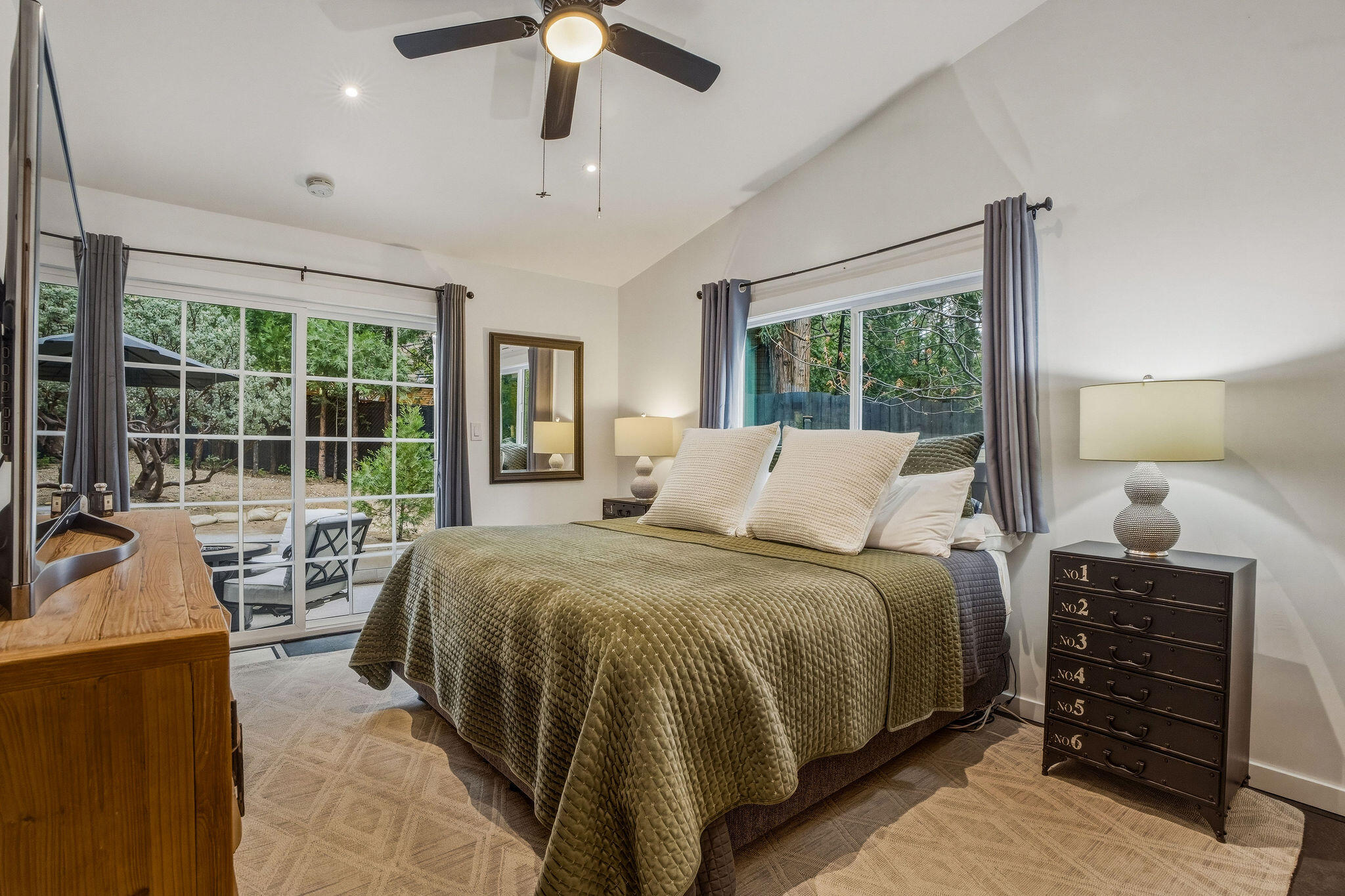 25106 Rim Rock Road Idyllwild, CA 92549 - Photo 27 of 71 25106RimRockRd-24