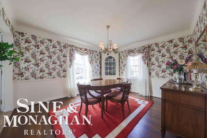 1660 Fairholme Road Grosse Pointe Woods, MI 48236 - Photo 9 of 32