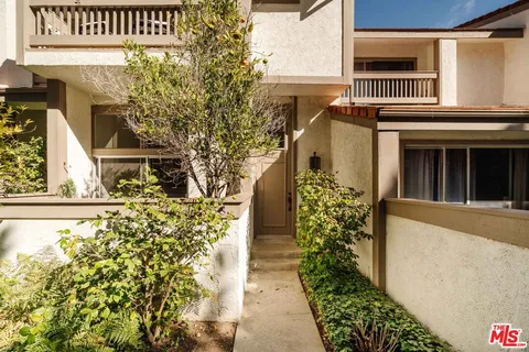 $1,199,000 | 17158 Palisades Circle, Pacific Palisades, CA 90272