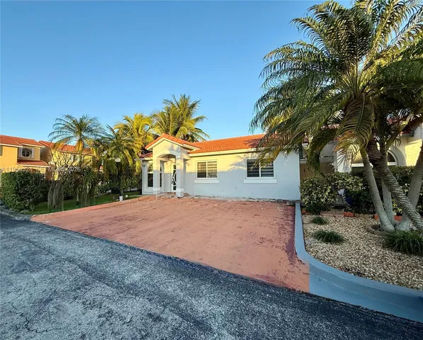 $3,150 | 8265 Northwest 186th Street, Unit 906, Hialeah, FL 33015