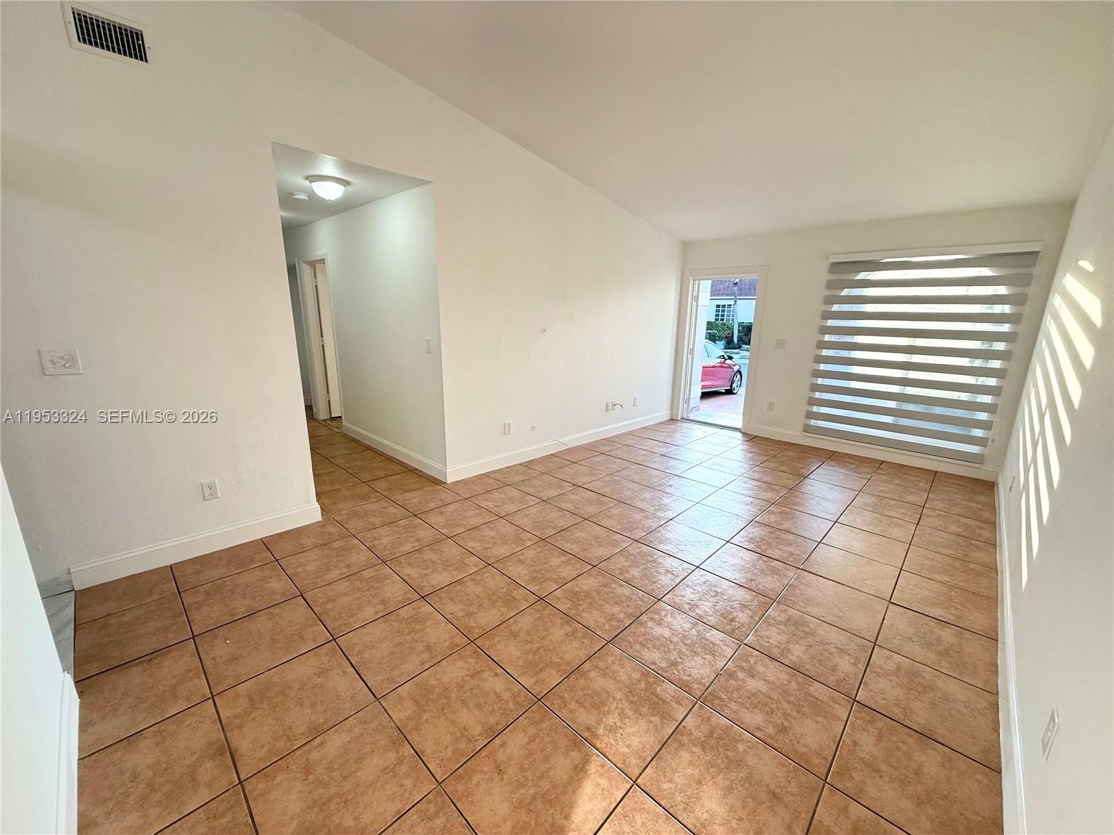 8265 Northwest 186th Street, Unit 906 Hialeah, FL 33015 - Photo 8 of 30