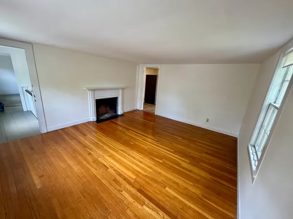 $3,000 | 198 Main Street, Unit 2, Sandwich, MA 02563