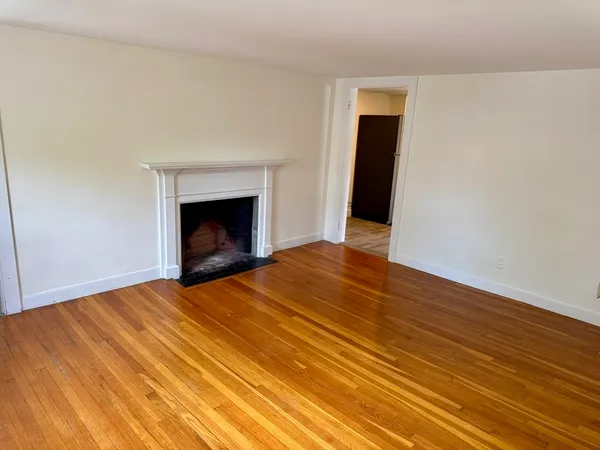 $3,000 | 198 Main Street, Unit 2, Sandwich, MA 02563