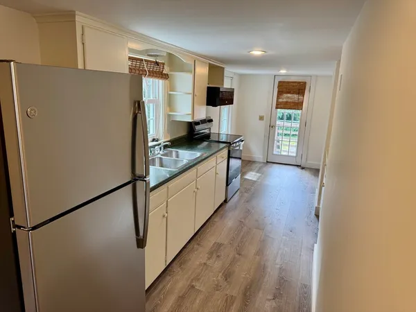 $3,000 | 198 Main Street, Unit 2, Sandwich, MA 02563