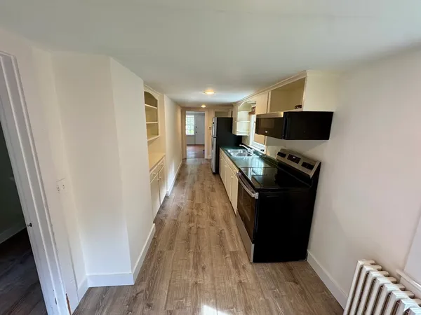 $3,000 | 198 Main Street, Unit 2, Sandwich, MA 02563
