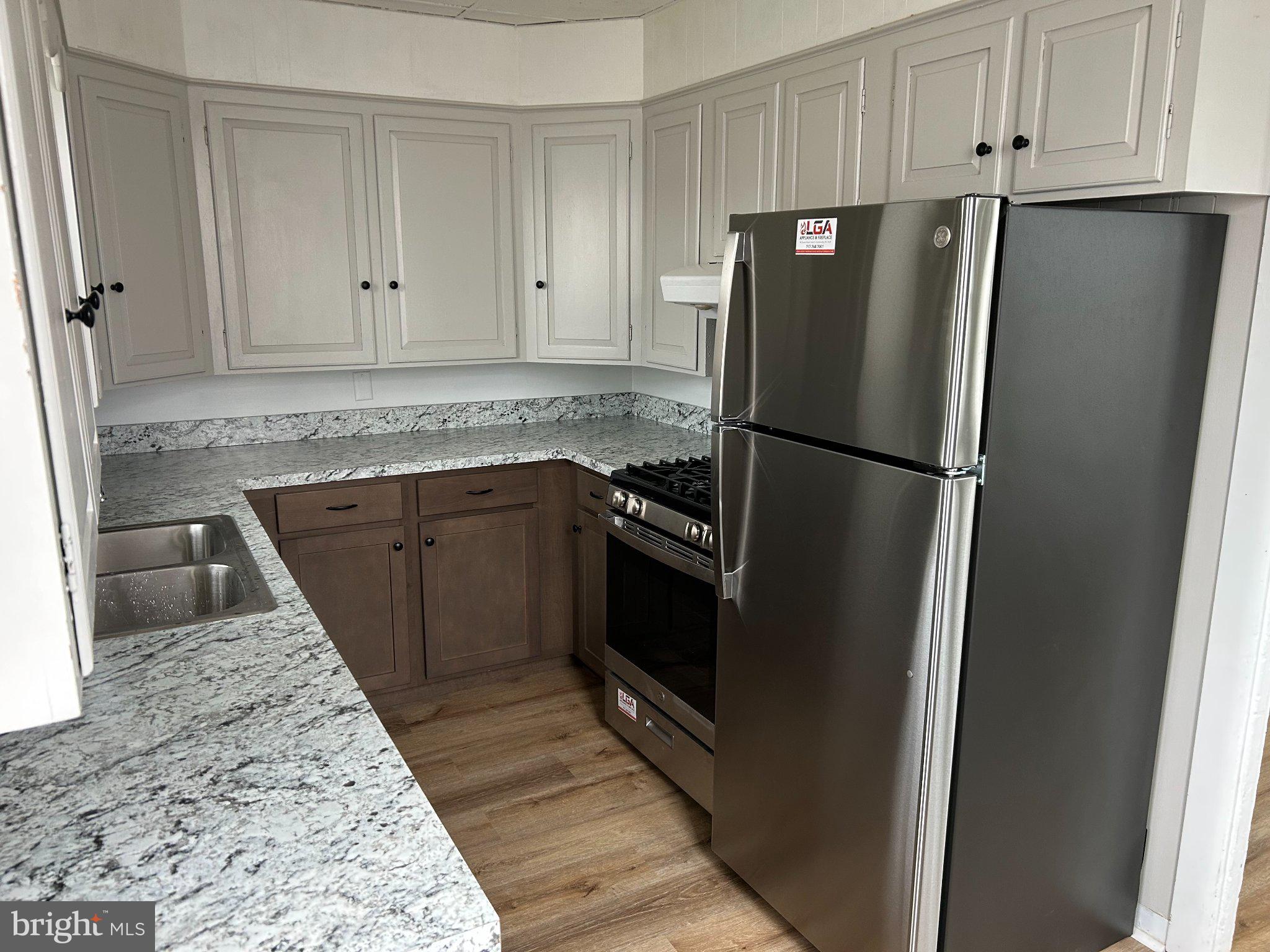 923 West Princess Street York, PA 17401 - Photo 2 of 11